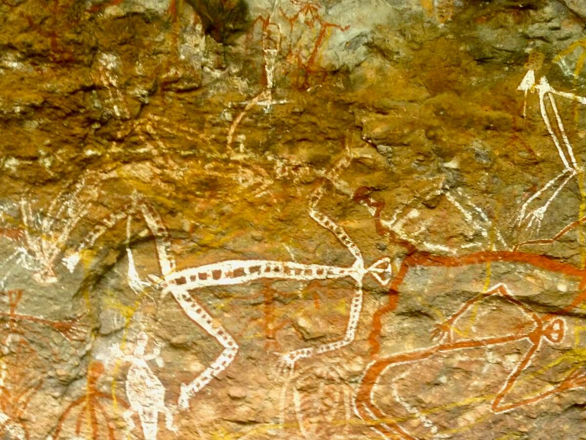 Image of Aboriginal Art work on stone wall
