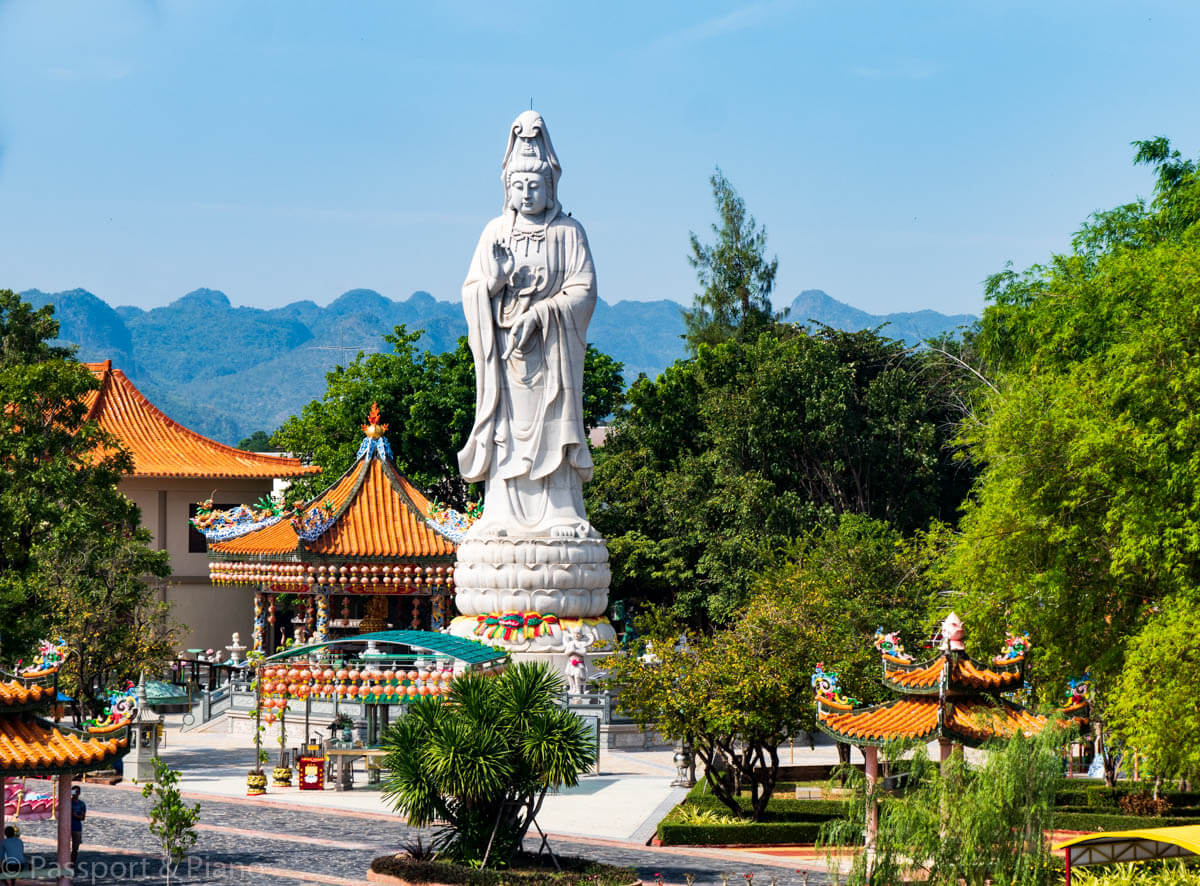 image of Buddhist statue of Guanyin
