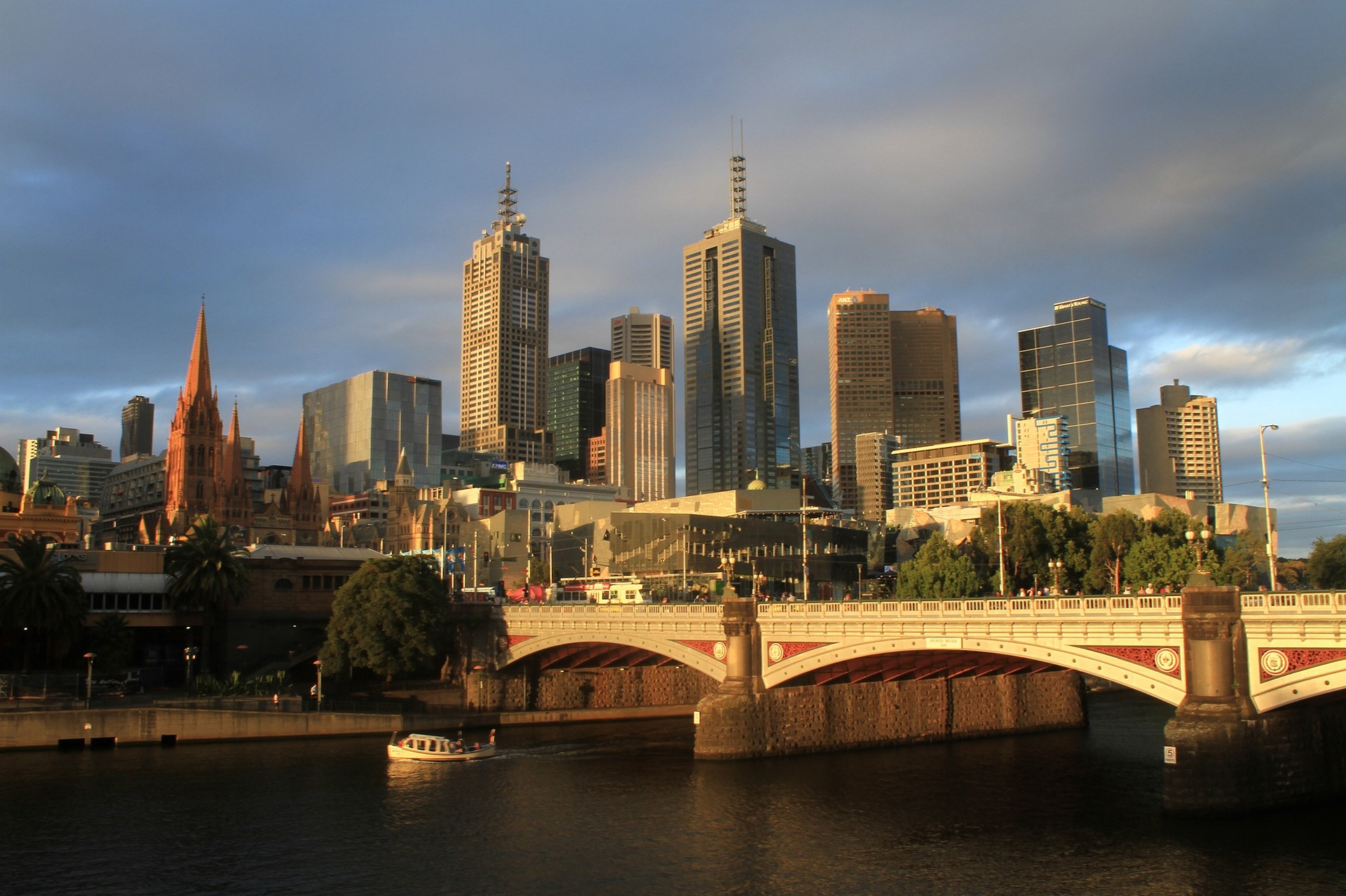 An image of Melbourne city skyscrapers by the river Yarra in a guide to Melbourne 5 days Itinerary