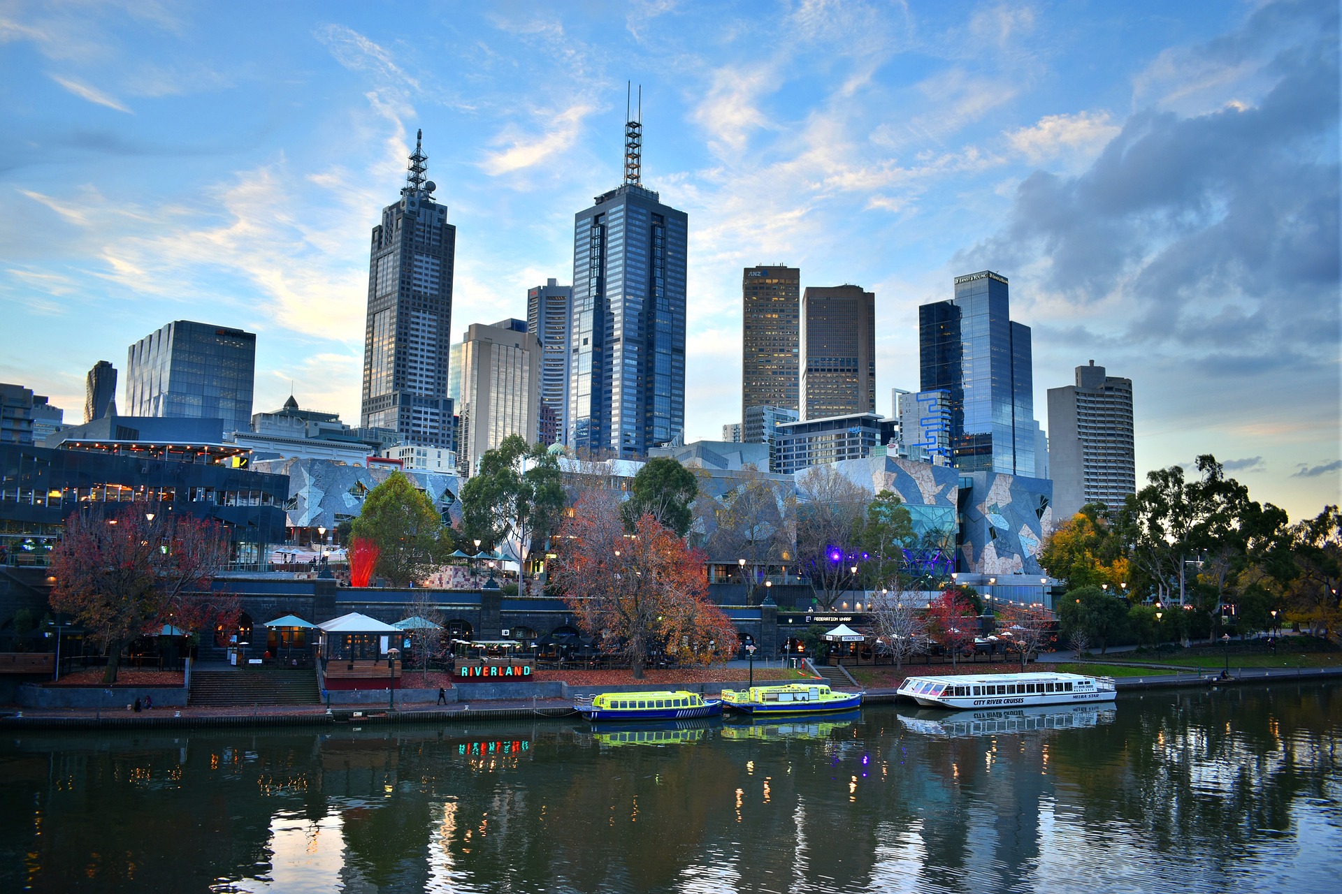 An image of the waterfront and the Melbourne river boat cruise