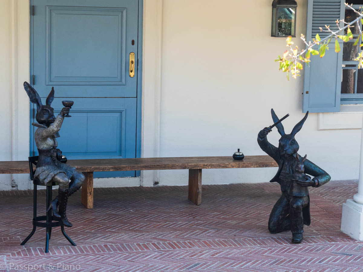An image of the rabbit statues at Le Quartier Francais in Franschhoek