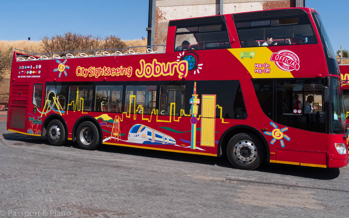 An image of the city tour Johannesburg sightseeing bus