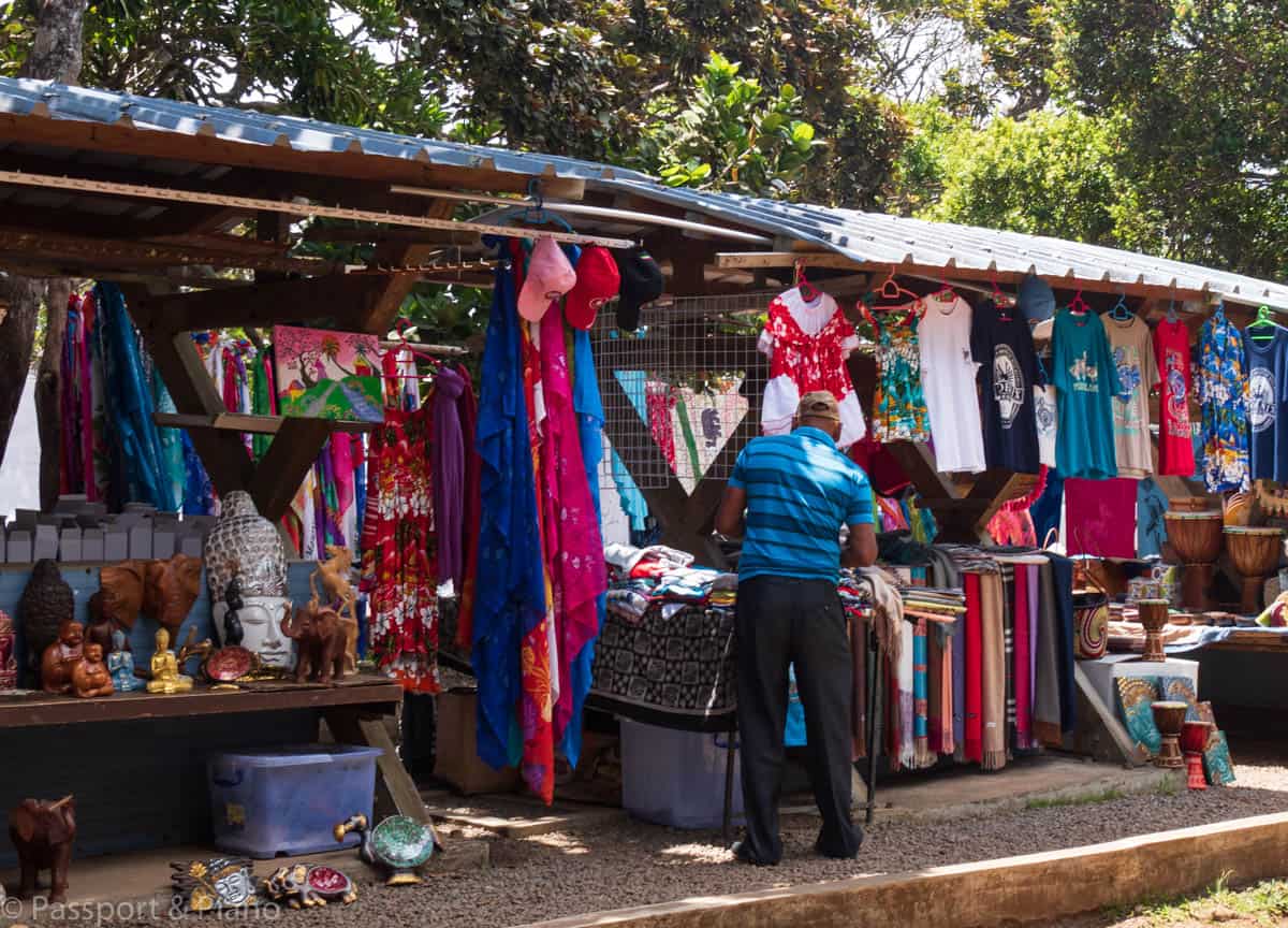 An image of the market stalls at George's view point. A great place for shopping in Mauritius